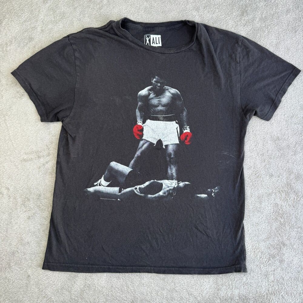 Muhammad Ali vs Sonny Liston Enterprises T-Shirt Men Medium Black Cotton Graphic
